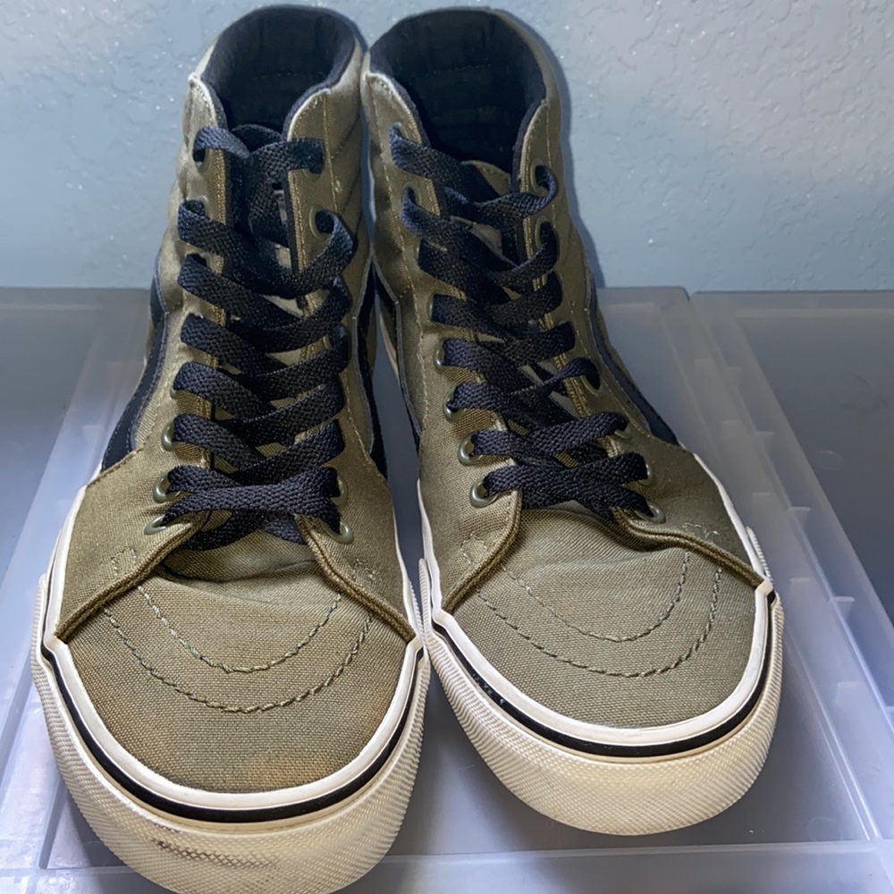 Vans - Picture 5 of 6